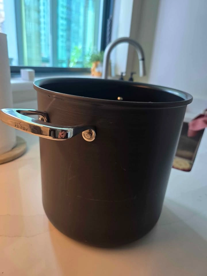 All-Clad 8-Quart Hard-Anodized Nonstick Stockpot - photo 2