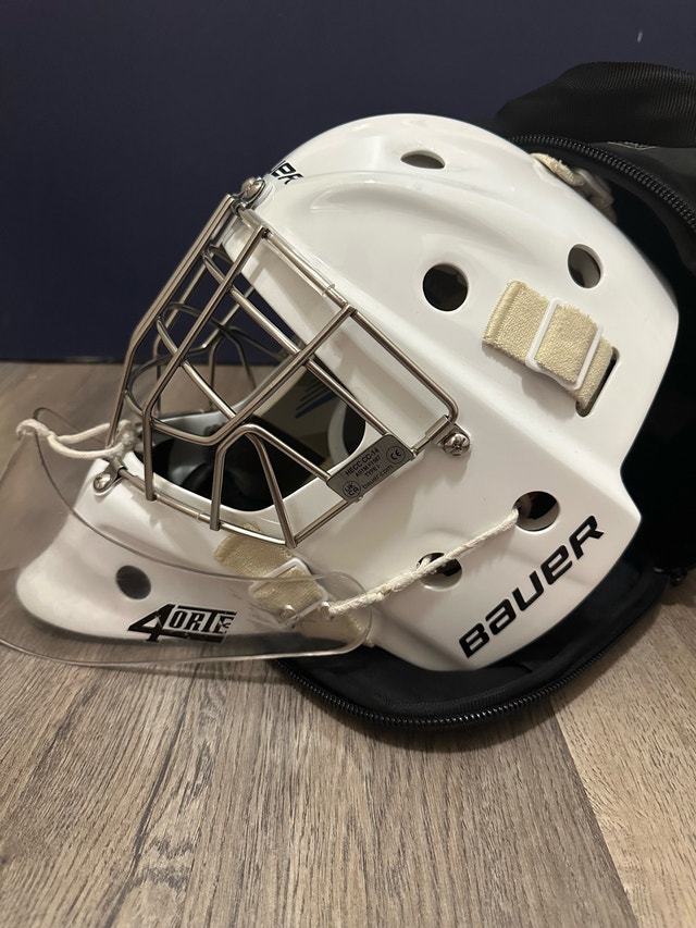Senior/Intermediate Goalie Equipment Set - photo 2
