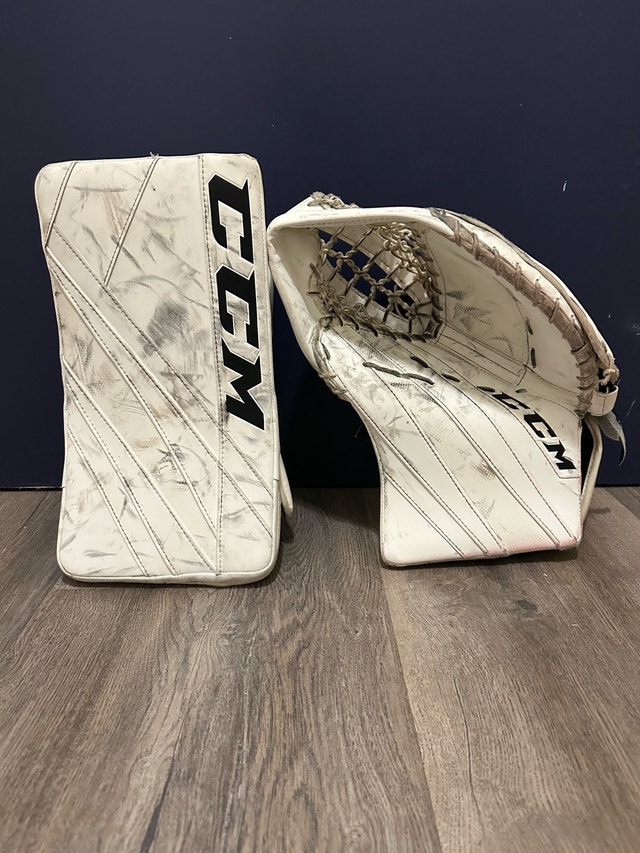 Senior/Intermediate Goalie Equipment Set - photo 4