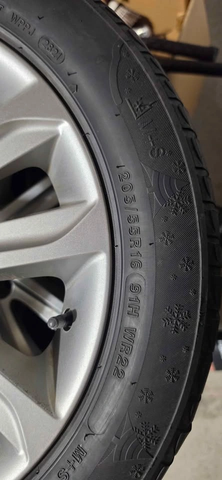 Set of 4 Hyundai 16-inch Alloy Rims with Winter Tires 5x114.3 - photo 4