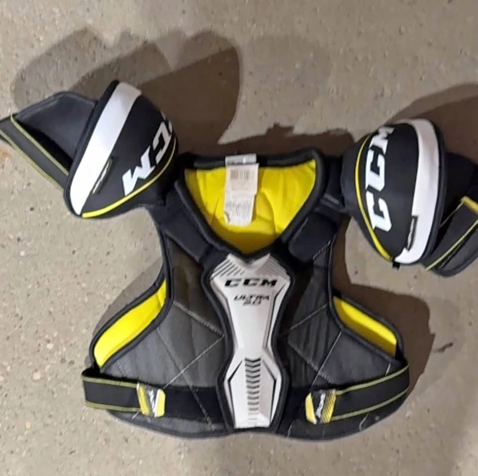 CCM Ultra Tacks Junior Hockey Shoulder Pads