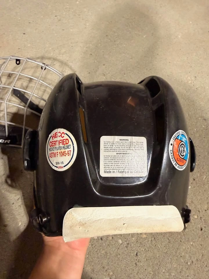 CCM Hockey Helmet with Bauer Cage - photo 2