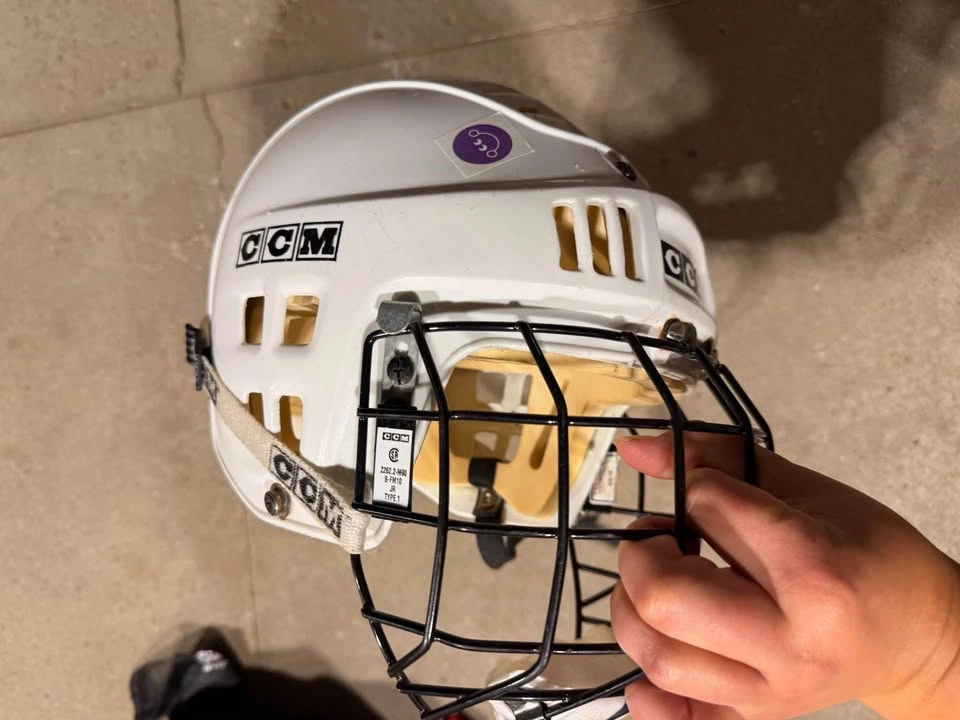 CCM Hockey Helmet with Cage - photo 4