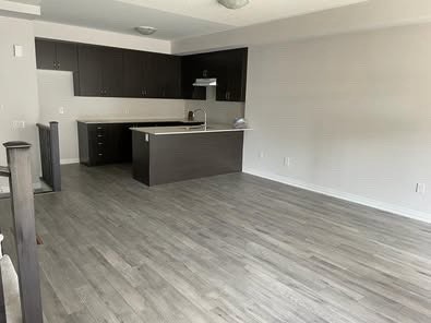 Townhouse for Rent in Brantford - photo 2