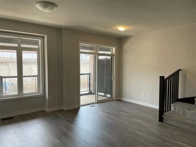Townhouse for Rent in Brantford - photo 3