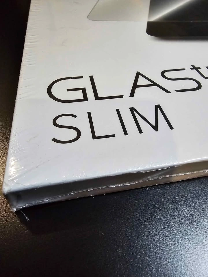 Spigen Tempered Glass Screen Protector for MacBook Pro 14" - photo 2