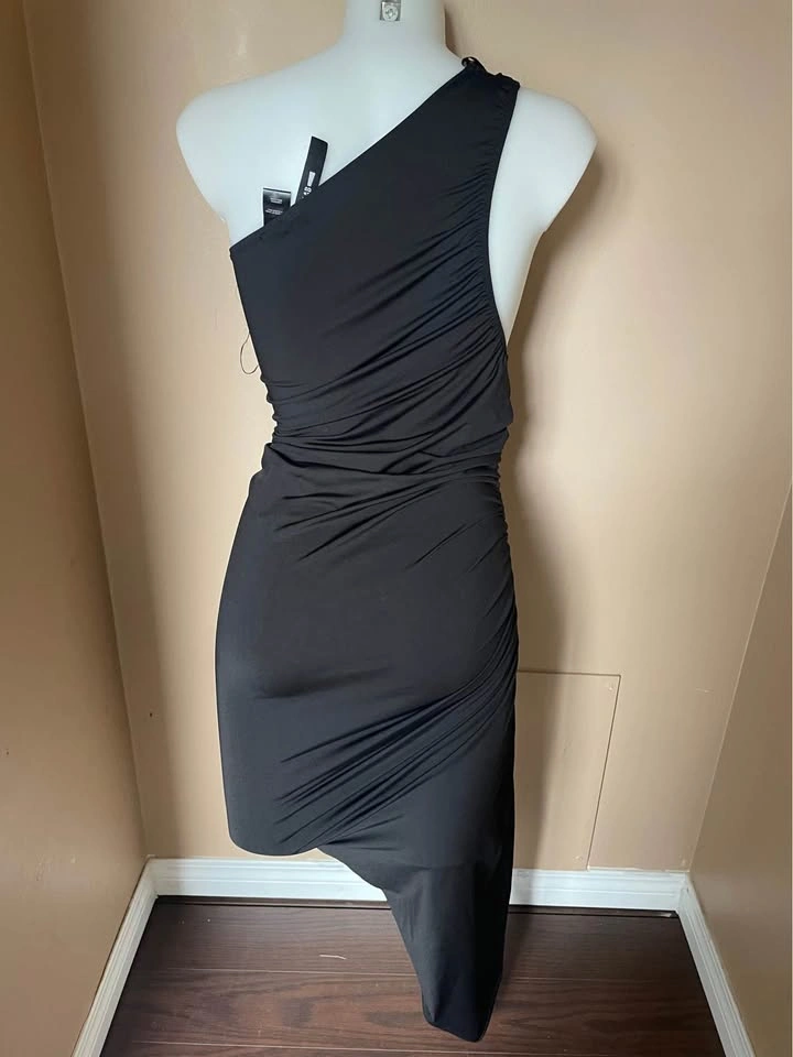 Asymmetric One-Shoulder Black Ruched Dress - photo 2