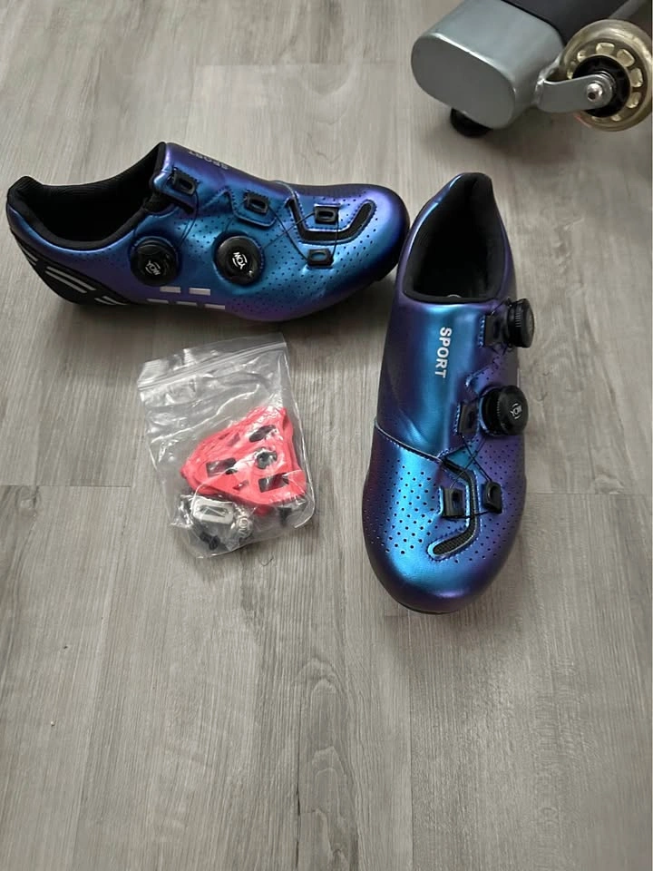 Iridescent Blue Cycling Shoes with Cleats