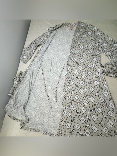 JoSh Grey Robe Sleep Mask Pillow and Star Print Size M - photo 5