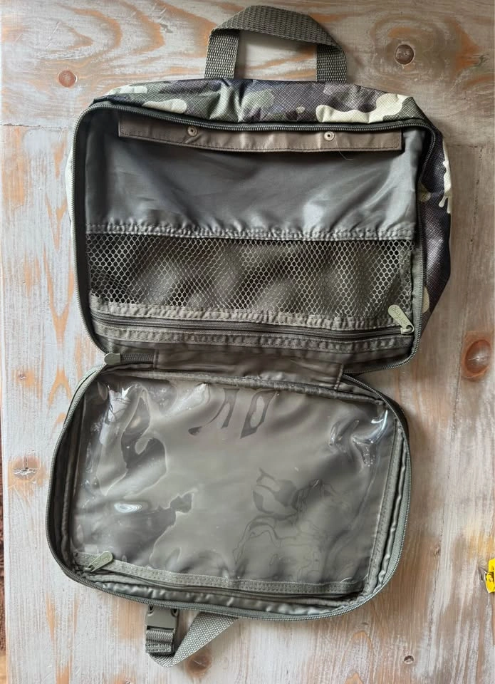 Thirty-One Gifts Fold-Up Travel Bag – Camo Crosshatch - photo 2