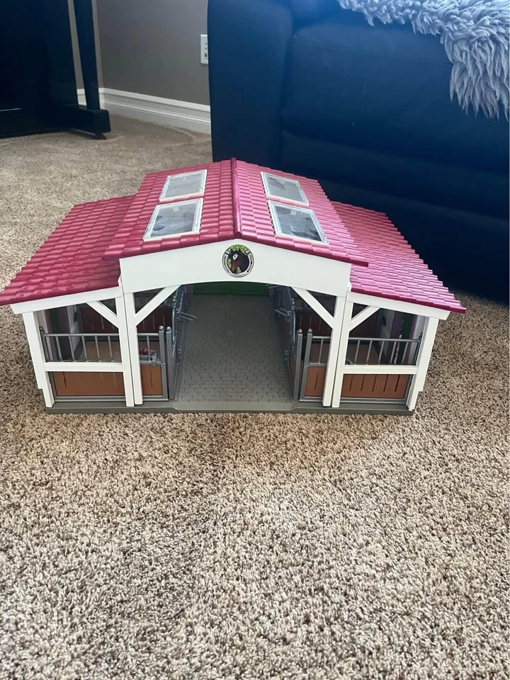 Schleich Barn
