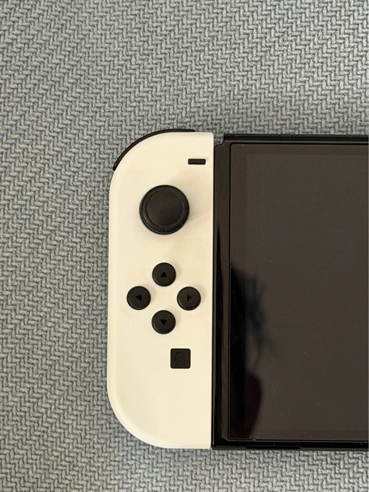 Nintendo Switch OLED - photo 3