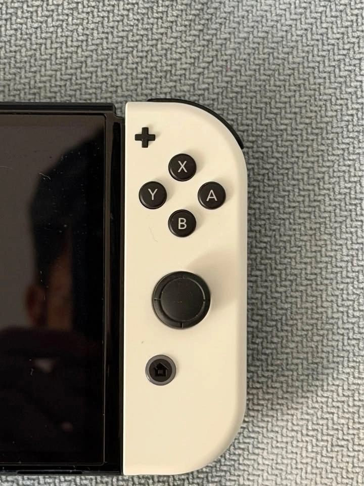 Nintendo Switch OLED - photo 4