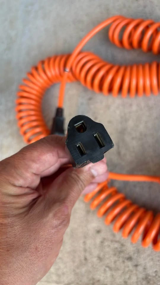 10 meter (32 foot) Coiled Extension Cord - photo 3