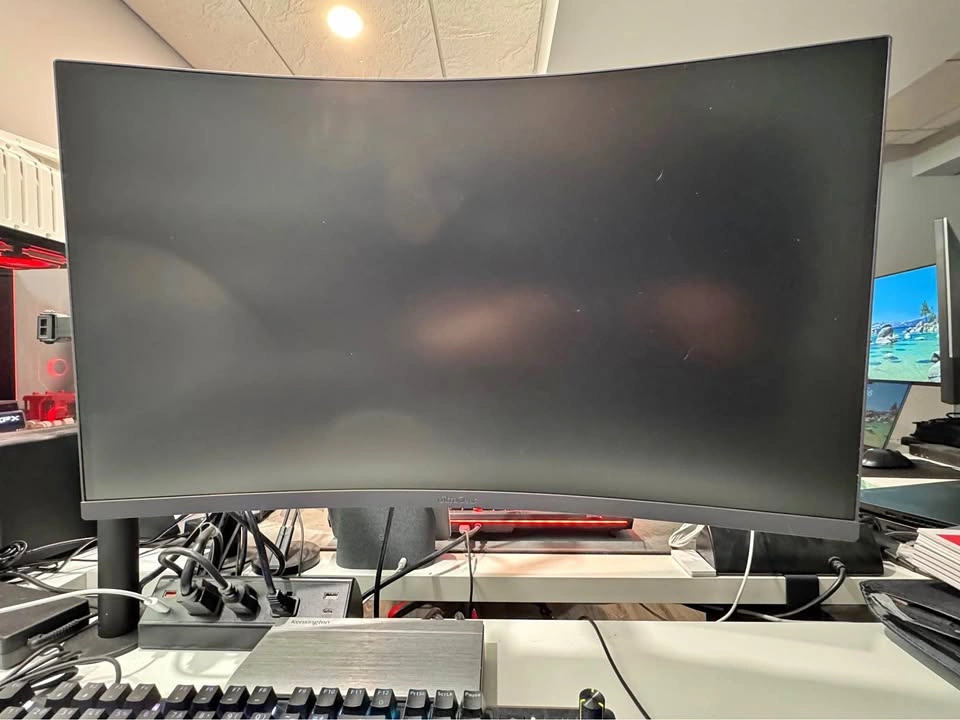 LG Ultragear 27” curved monitor