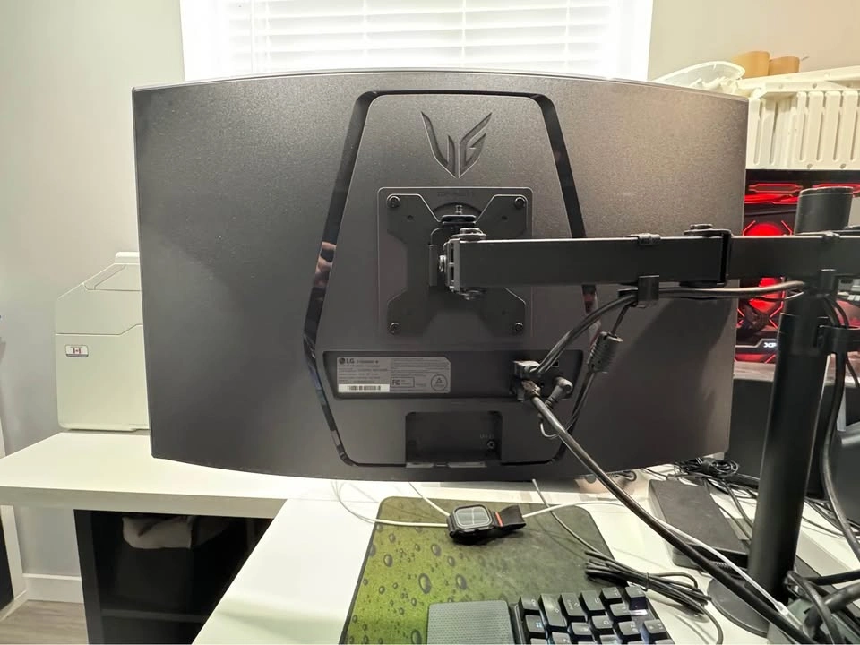 LG Ultragear 27” curved monitor - photo 3