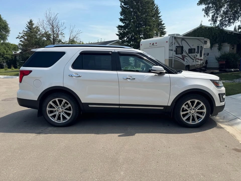 2016 Ford Explorer - photo 4