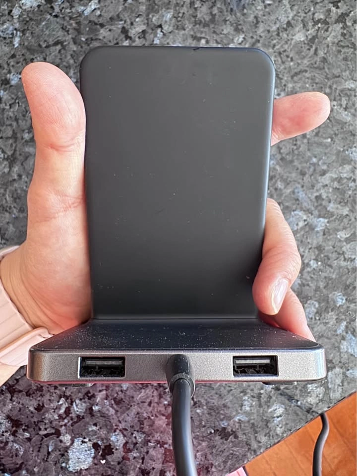 Ubio Labs Wireless Charging Stand - photo 2