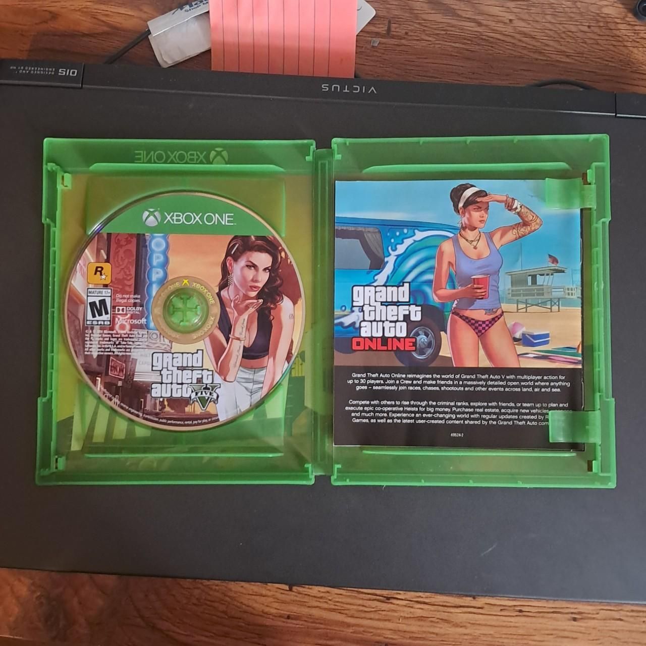 GTA V Premium Edition Xbox One - photo 3