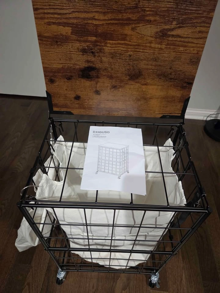 90L Laundry Basket with Wheels, Large Capacity Hamper - photo 4