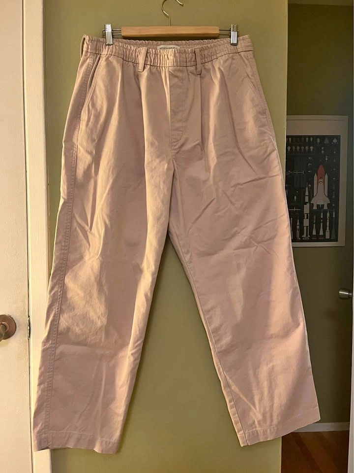 Banana Republic Mens Chinos in Pale Pink - Size M