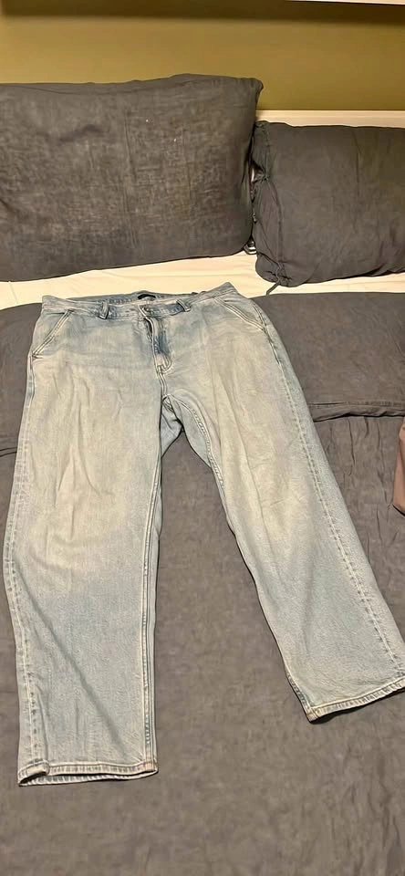 Uniqlo relaxed jeans