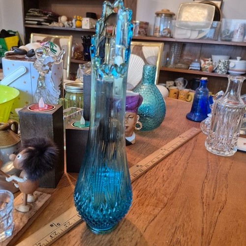 Vintage L.E. Smith Blue Diamond Pineapple Swung Glass Vase