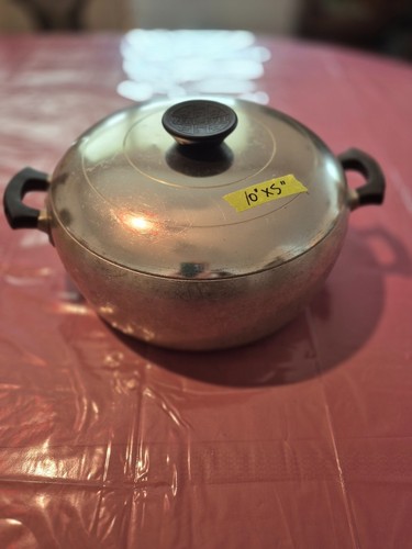 Vintage Wear-Ever Hallite Aluminum 4025 Covered Casserole Roaste