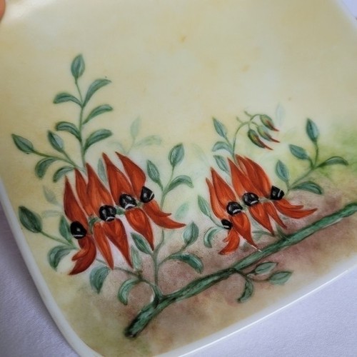 West Australian Sturt Pea Hand Painted Flowers on Small Trinket - photo 4