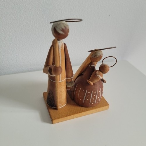 Vintage Wooden Nativity Figurine Holy Family Hand Carved - photo 2