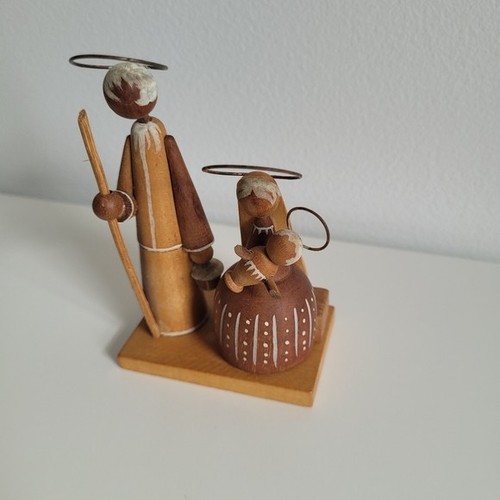 Vintage Wooden Nativity Figurine Holy Family Hand Carved - photo 3