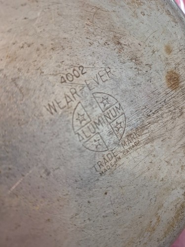 Vintage Wear-Ever 4002 Hallite Aluminum Saucepan with Lid - photo 5