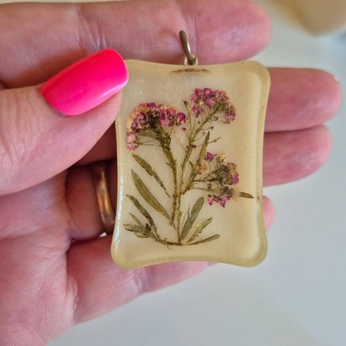 Vintage Floral Resin Pendant Dried Pink Flowers