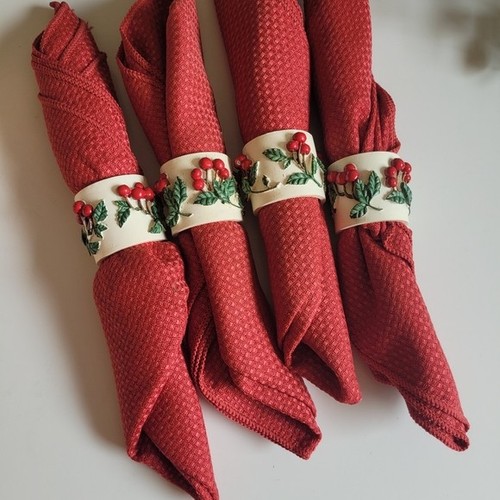 Set of 4 Red Napkins with 4 Festive Berry Napkin Rings Holders
