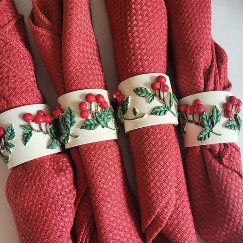 Set of 4 Red Napkins with 4 Festive Berry Napkin Rings Holders - photo 2