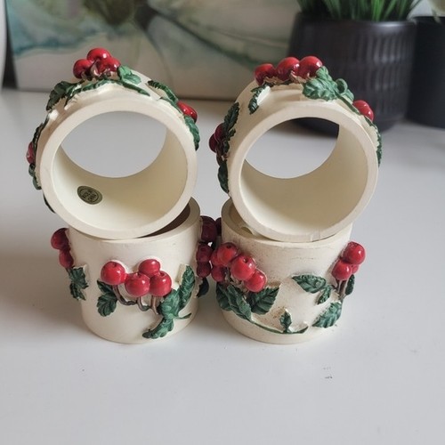 Set of 4 Red Napkins with 4 Festive Berry Napkin Rings Holders - photo 3