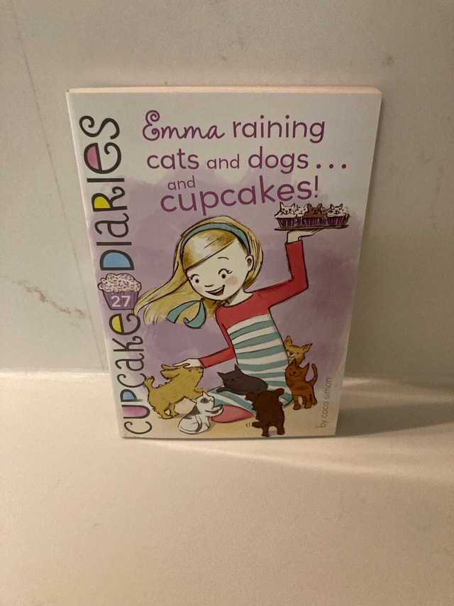 🏈 Cupcake Diaries: Emma Raining Cats and Dogs... and Cupcakes!