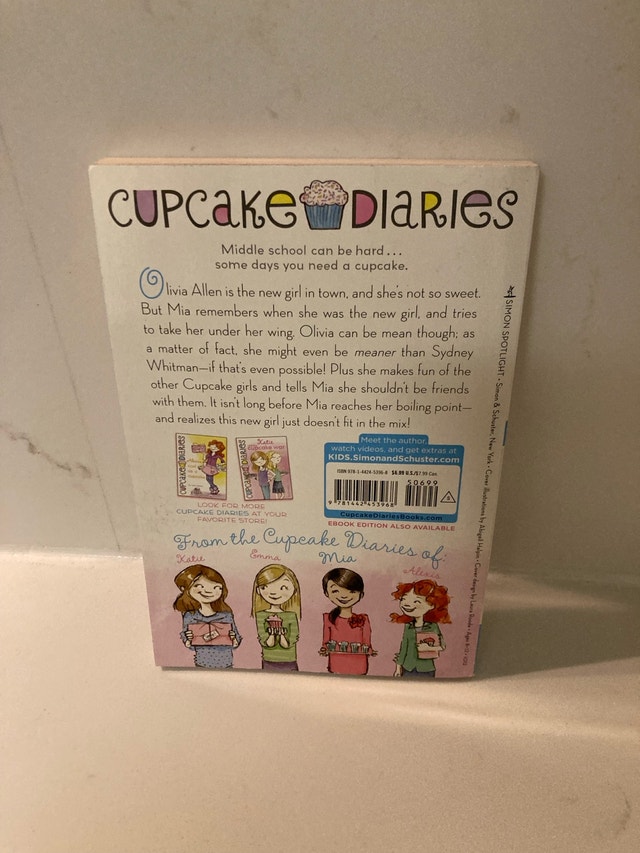 🏈 Cupcake Diaries: Mia's Boiling Point - photo 2