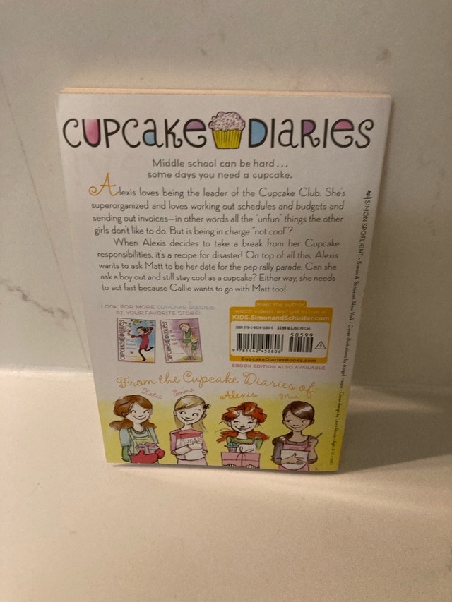 🏈 Cupcake Diaries: Alexis and the Missing Ingredient - photo 2