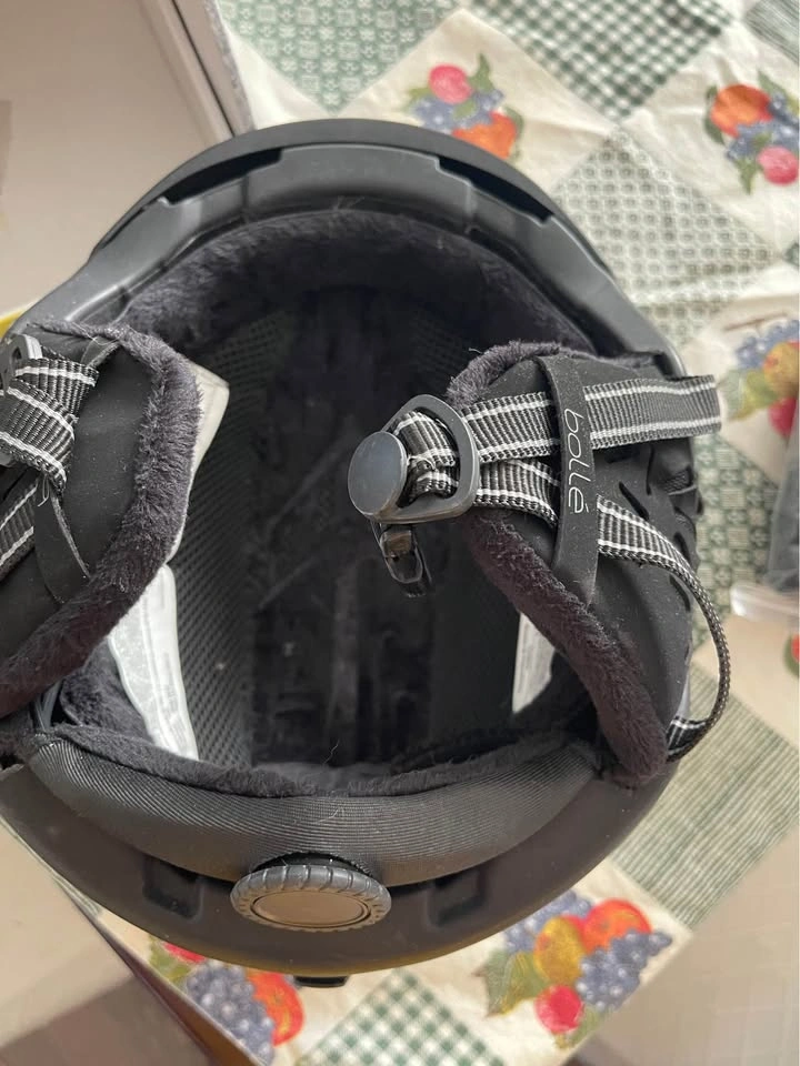 Ski helmet - adult small - photo 3