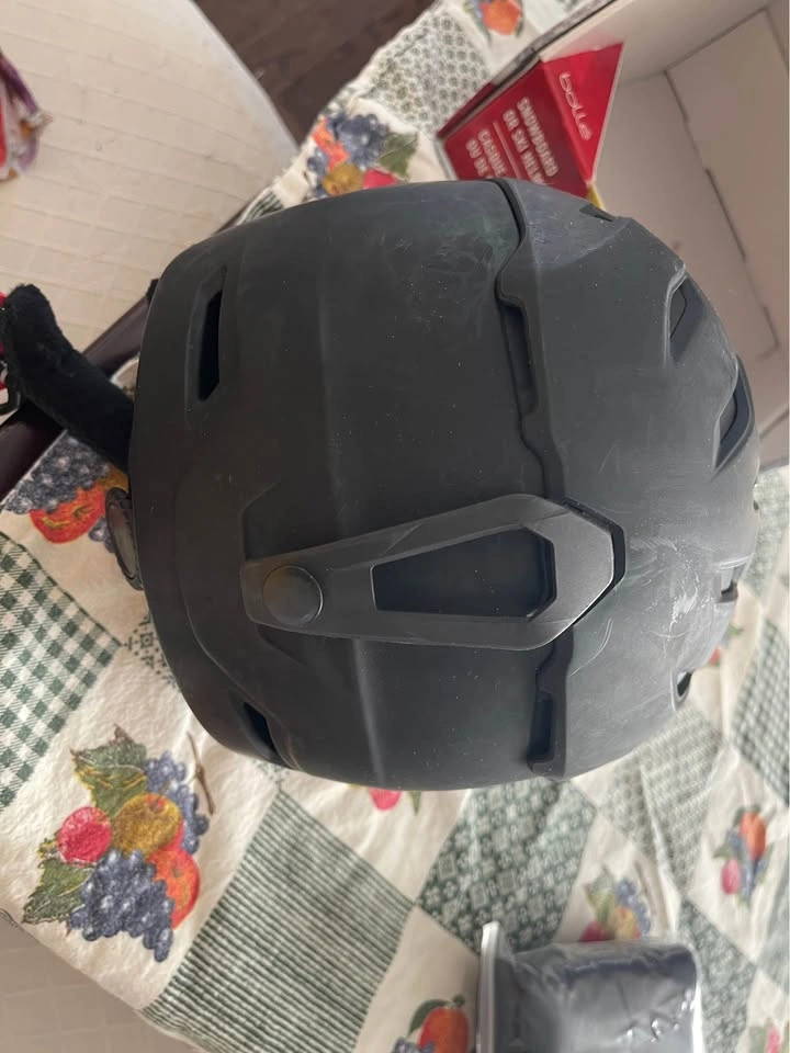 Ski helmet - adult small - photo 4