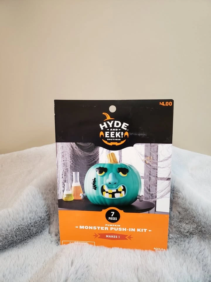 NEW! Pirate or Monster-Theme Pumpkin Push-In Decorating Kits - photo 3