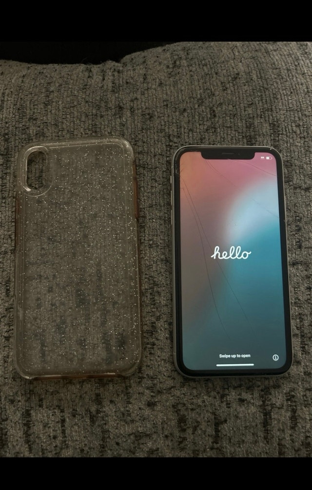 iPhone XR 64 GB Unlocked