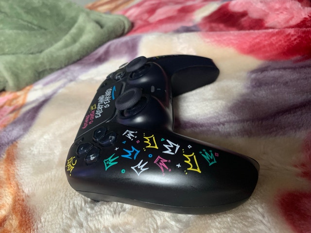 Lebron James x PlayStation Limited Edition Controller PS5 - photo 3