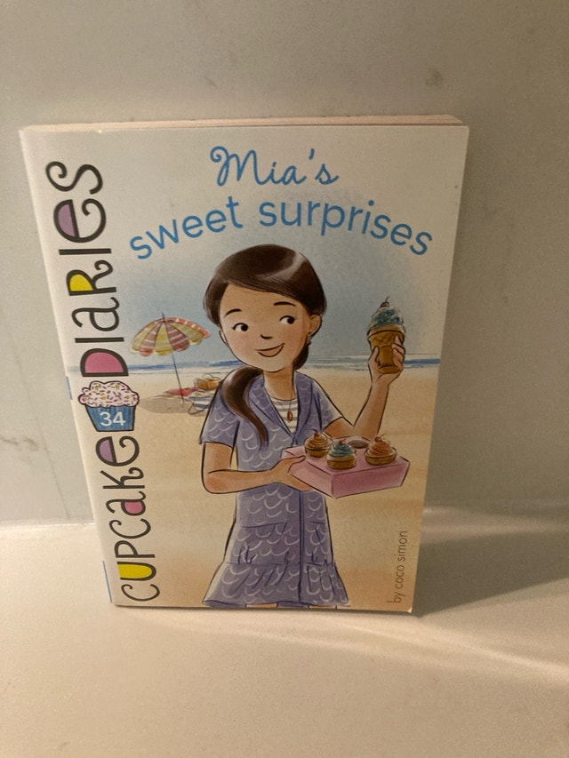 🏈Cupcake Diaries: Mia's Sweet Surprises