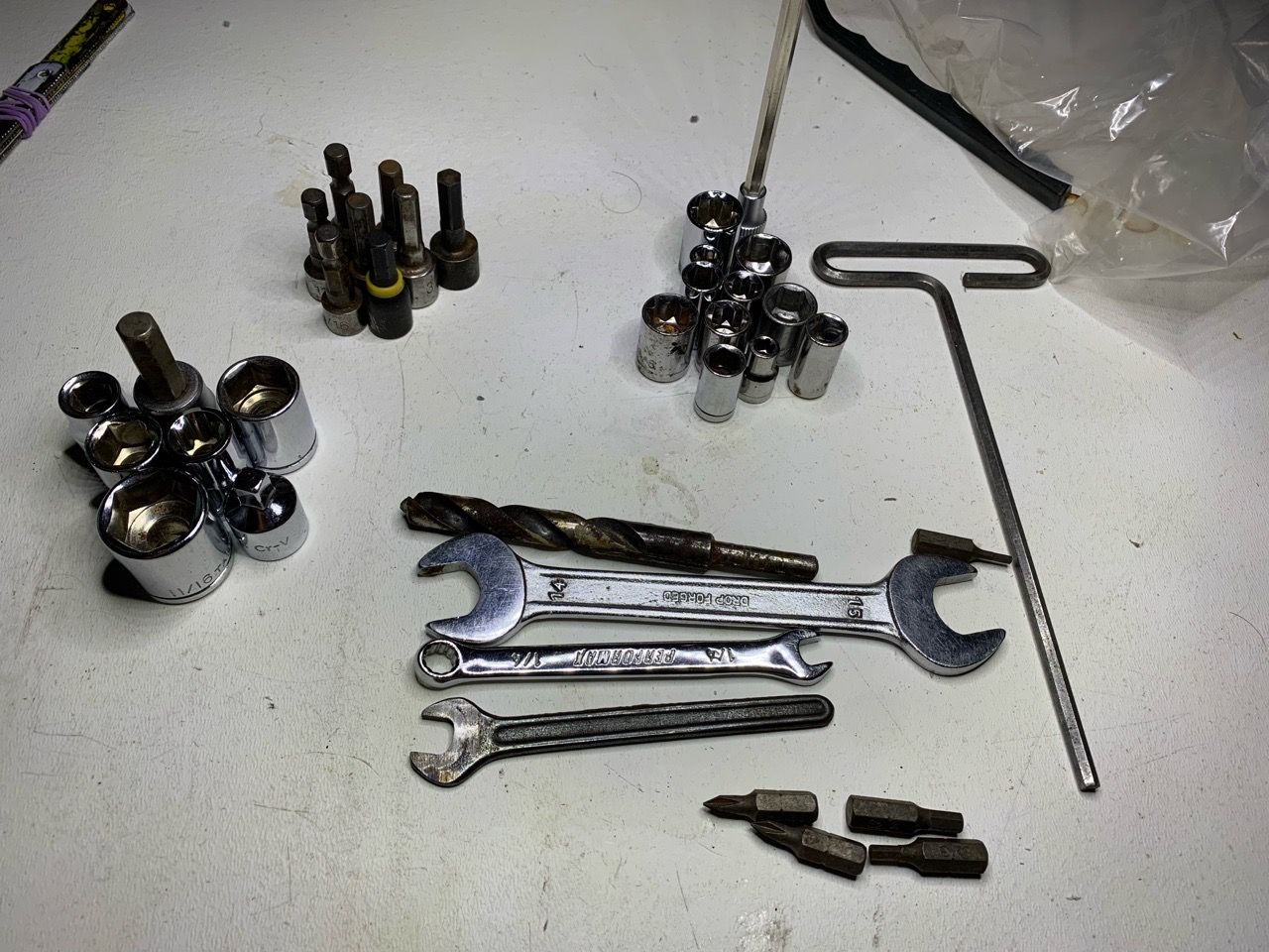🏈 Mixed Hand Tool Lot – Wrenches, Sockets, Bits