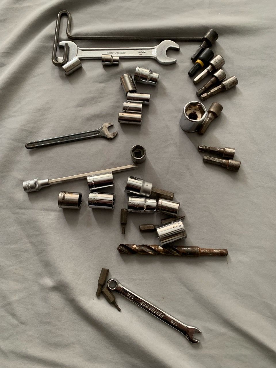 🏈 Mixed Hand Tool Lot – Wrenches, Sockets, Bits - photo 2