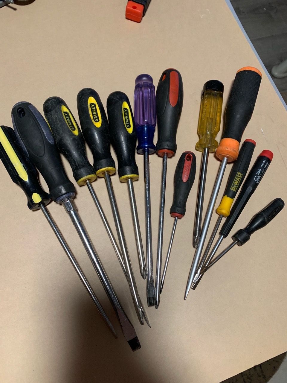 🏈 Mixed Screwdriver Set – Stanley, DeWalt & More