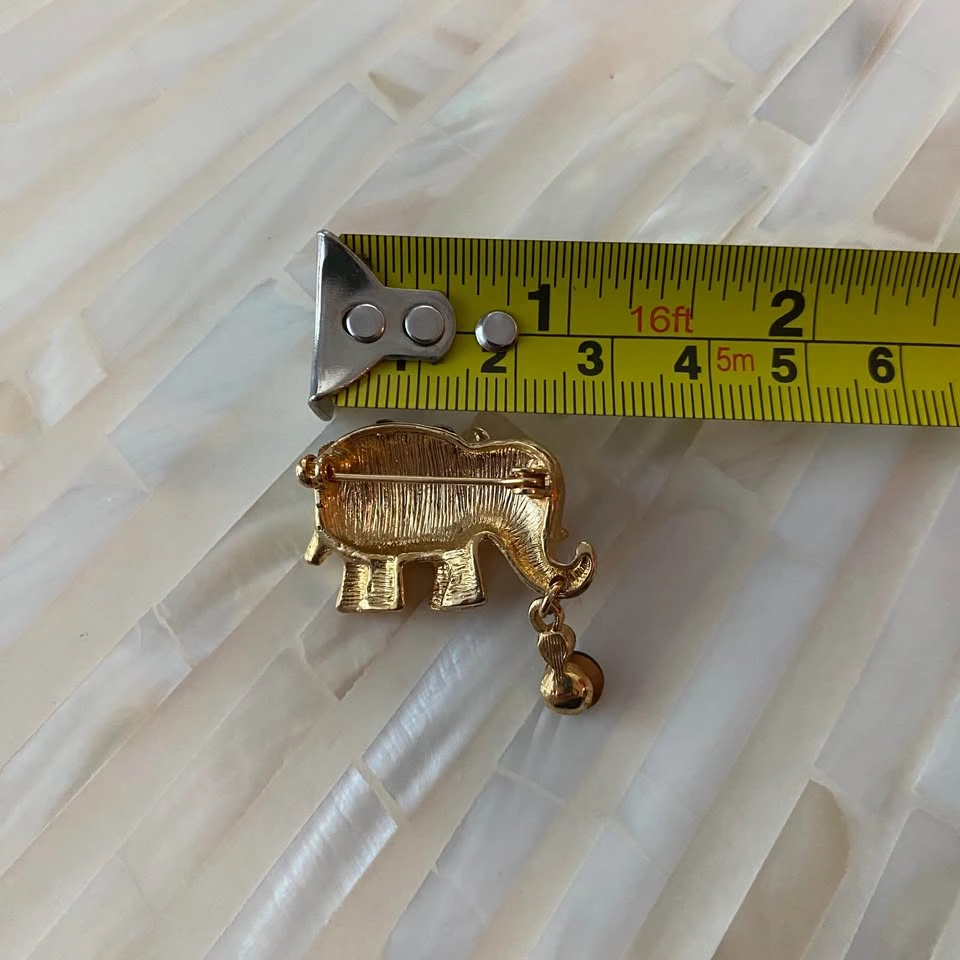 Vintage Gold Tone Rhinestone Elephant Brooch Pin Trunk Up Dangle - photo 3