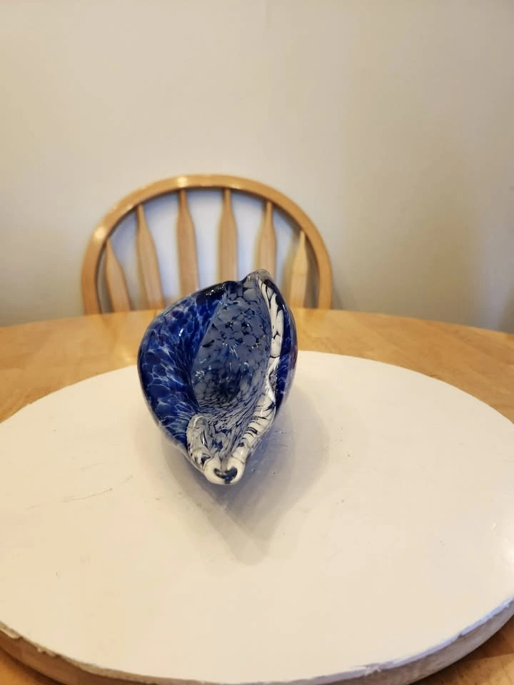 🏈 Large Vintage Style Cobalt Blue White Speckled Art Glass Shell - photo 4